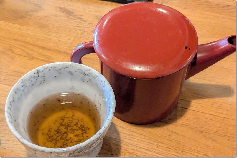 お茶は蕎麦茶で、食後には蕎麦湯|そば処 響 お茶は蕎麦茶で、食後には蕎麦湯|そば処 響