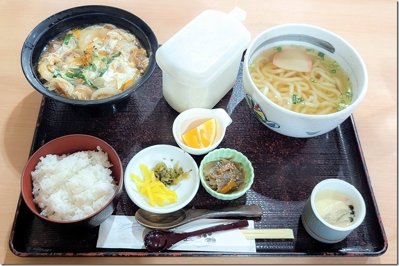 味処 峠茶屋でカツとじセット（うどん）を頂く｜源じいの森温泉
