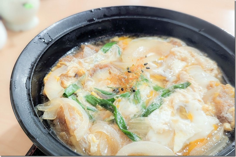 味処 峠茶屋でカツとじセット（うどん）を頂く｜源じいの森温泉