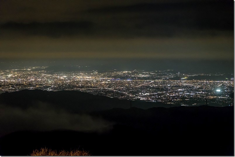 脊振山山頂から見た夜景|福岡市・福岡空港 脊振山山頂から見た夜景|福岡市・福岡空港
