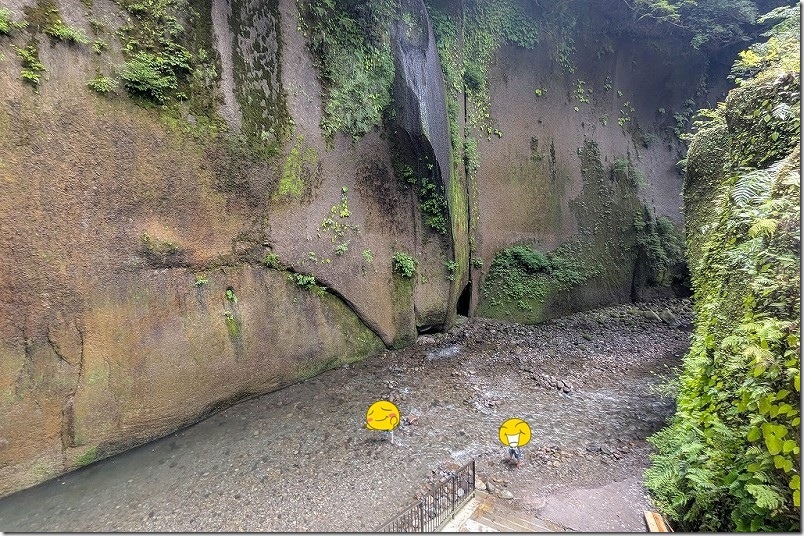 由布川峡谷の谷底到着｜川に入る