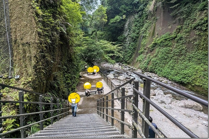 由布川峡谷の谷底到着｜水に濡れずにこれる場所はここまで