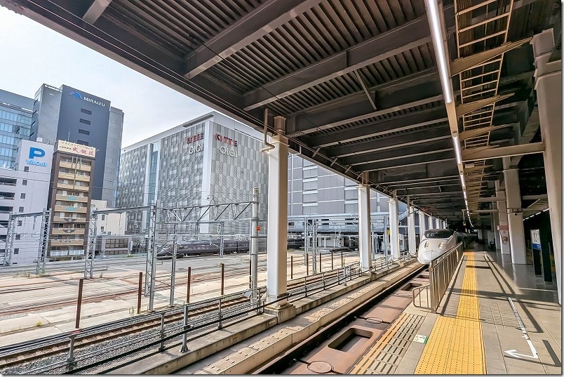 博多駅の在来線と新幹線ホーム｜787系特急と800系新幹線を撮影