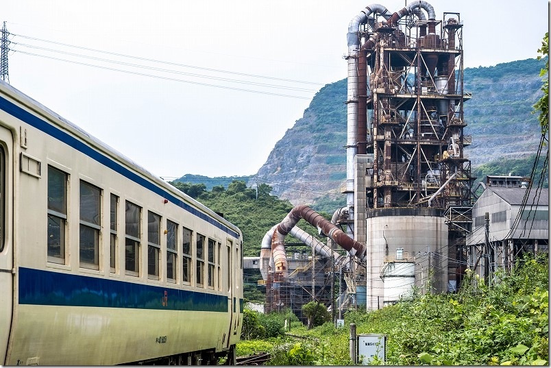 セメント工場とローカル列車を撮影|後藤寺線・船尾駅 セメント工場とローカル列車を撮影|後藤寺線・船尾駅