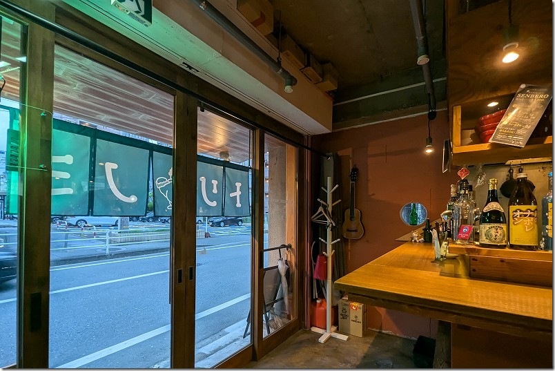 トリノミの店内カウンター席｜立ち飲み・1人飲みでもおすすめ