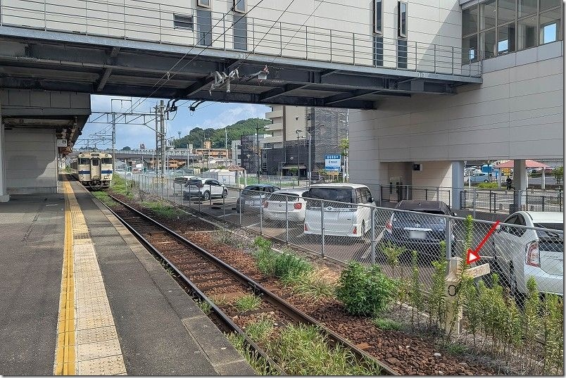 新飯塚 3番線|後藤寺線の0キロポスト発見(3番線ホームでの場所・位置) 新飯塚 3番線|後藤寺線の0キロポスト発見(3番線ホームでの場所・位置)