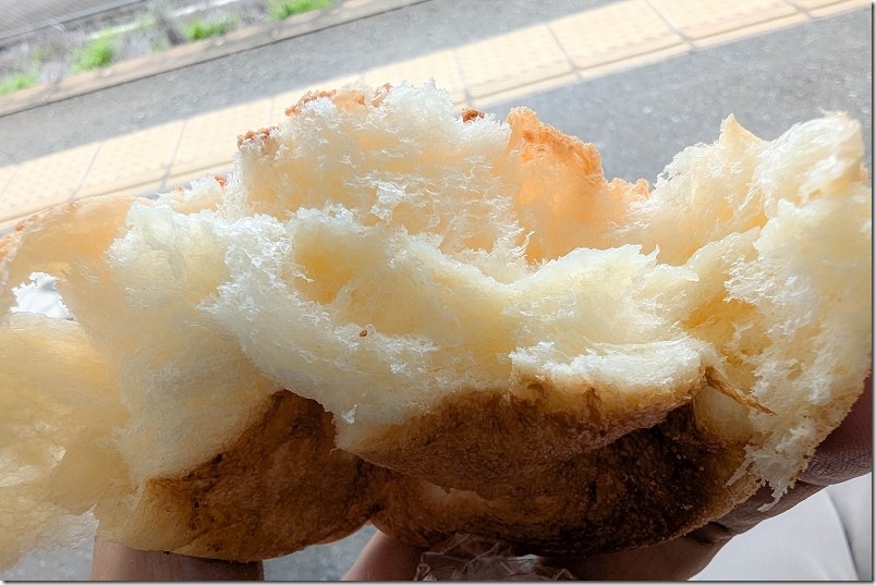 シロヤのミルクパン 160円|新飯塚駅のベンチで食べた シロヤのミルクパン 160円|新飯塚駅のベンチで食べた