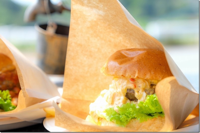 青唐にんにくタルタルバーガーを食べる｜ベロニカ・熊本市西区