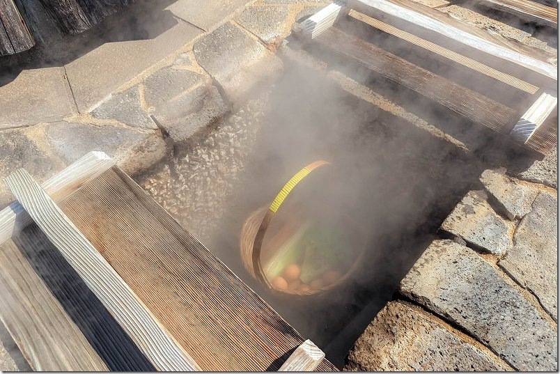 小浜温泉・ほっとふっと105の蒸気釜・地獄釜
