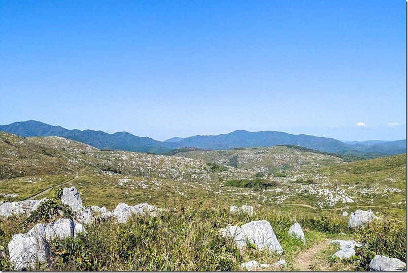 冠山山頂からの景観｜秋吉台らしい景観スポット