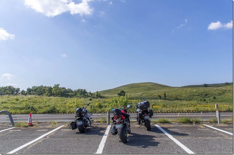 秋吉台 長者ヶ森駐車場にバイクを止める